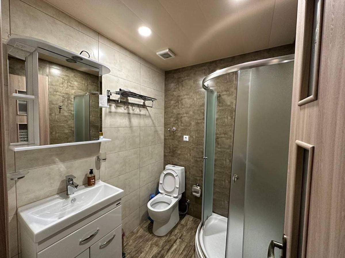 5 Rooms Near 300 Aragveli Metro Station Tbilissi Extérieur photo