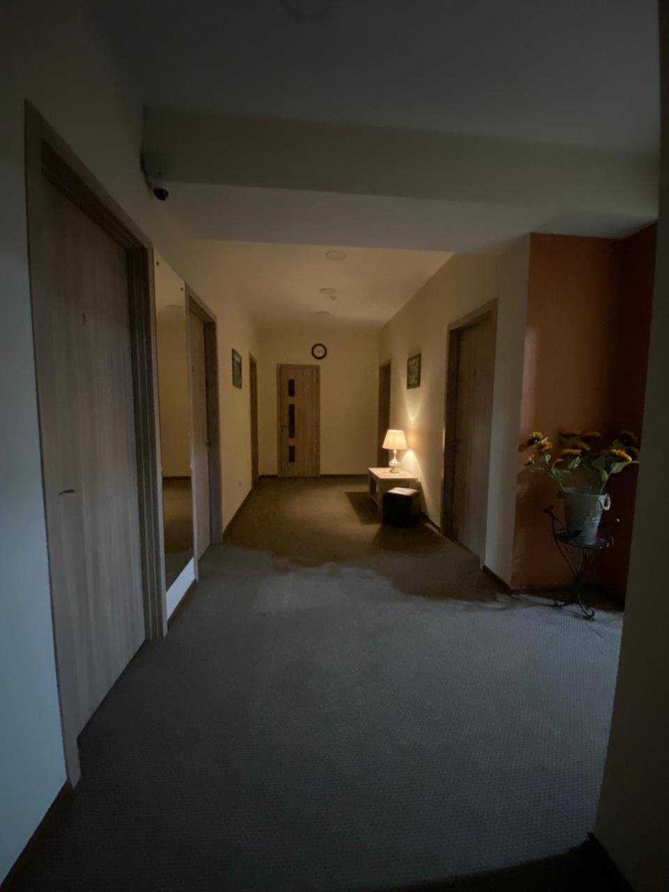 5 Rooms Near 300 Aragveli Metro Station Tbilissi Extérieur photo