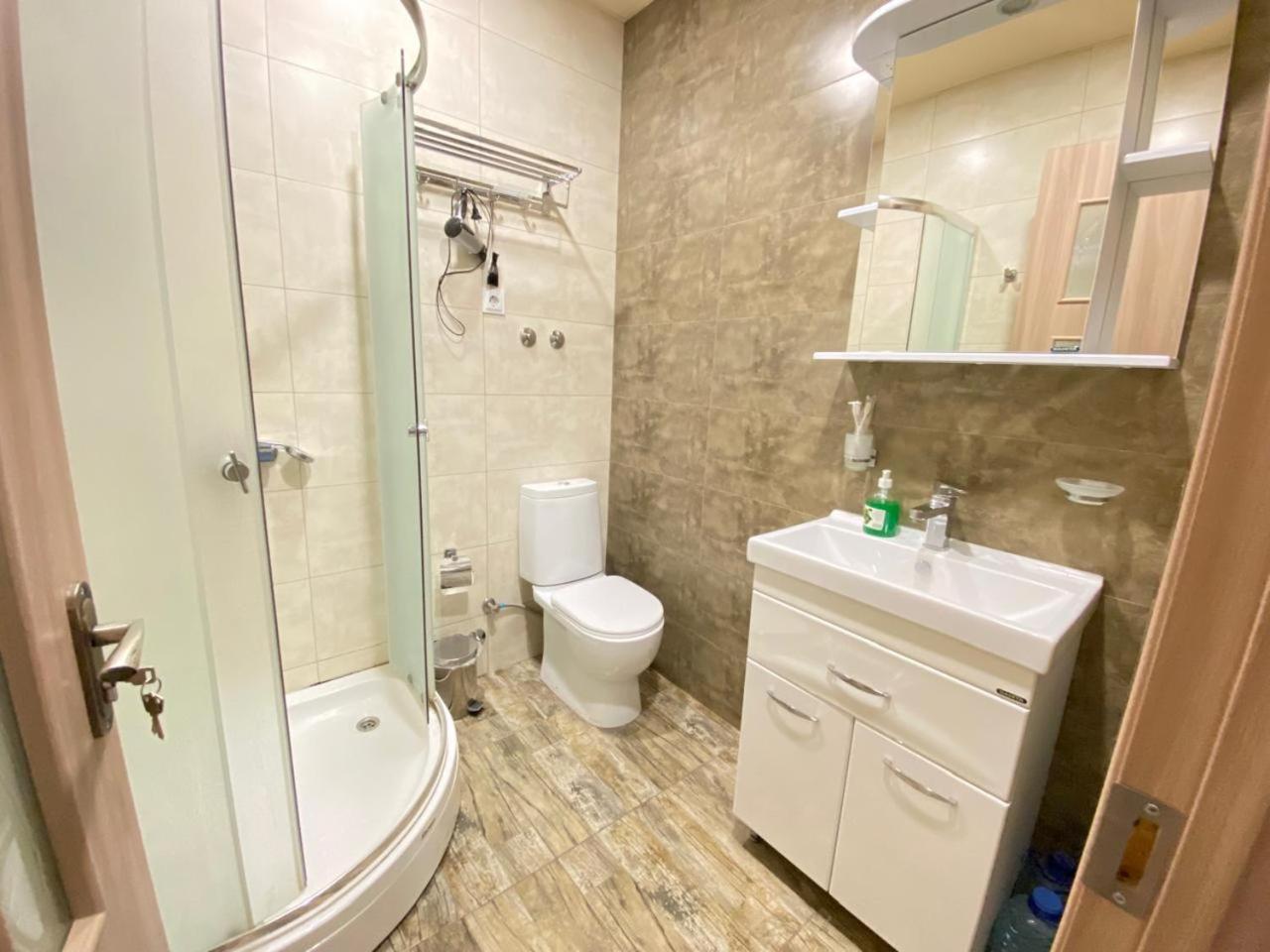 5 Rooms Near 300 Aragveli Metro Station Tbilissi Chambre photo