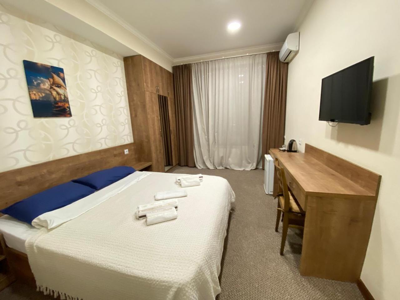 5 Rooms Near 300 Aragveli Metro Station Tbilissi Chambre photo