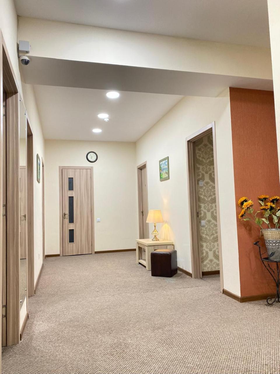 5 Rooms Near 300 Aragveli Metro Station Tbilissi Extérieur photo