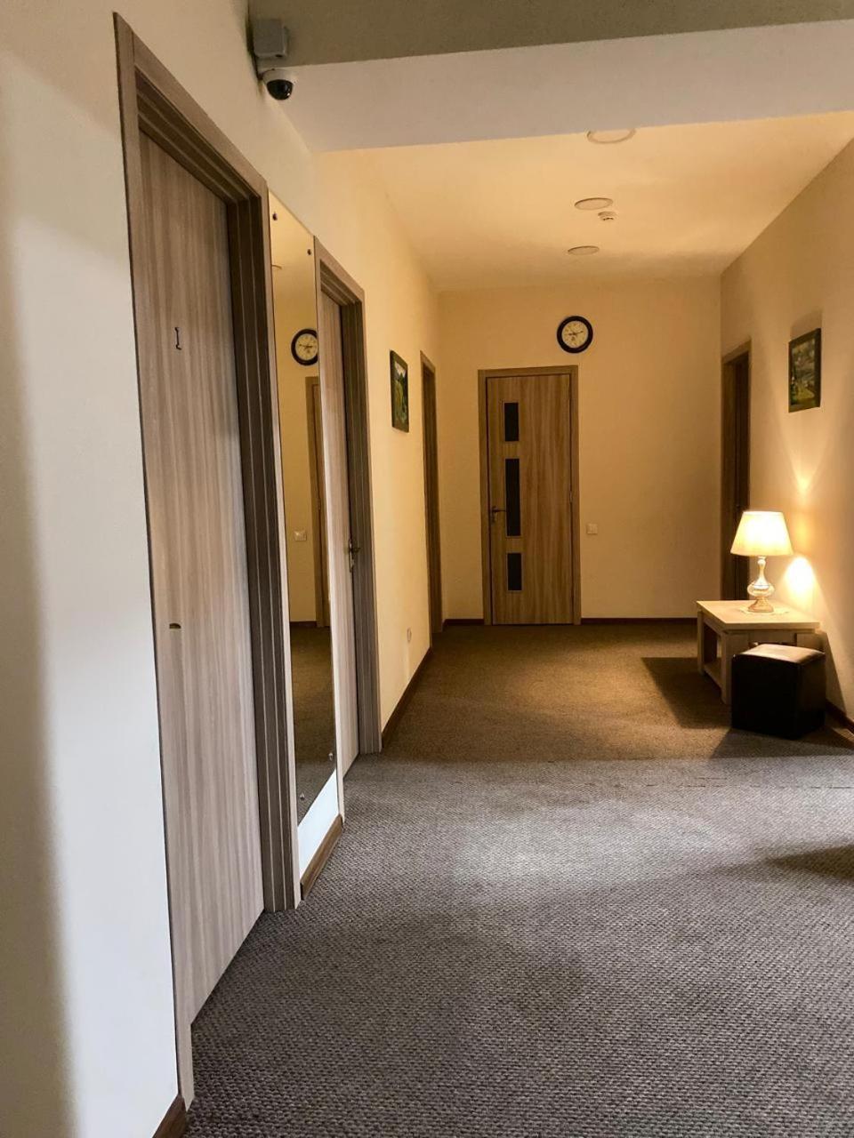 5 Rooms Near 300 Aragveli Metro Station Tbilissi Extérieur photo