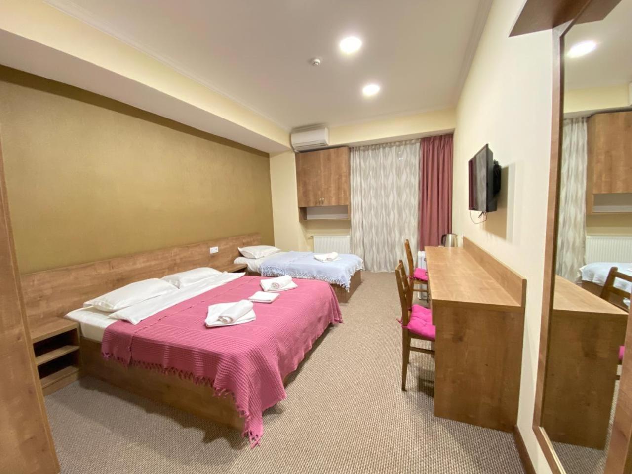 5 Rooms Near 300 Aragveli Metro Station Tbilissi Chambre photo