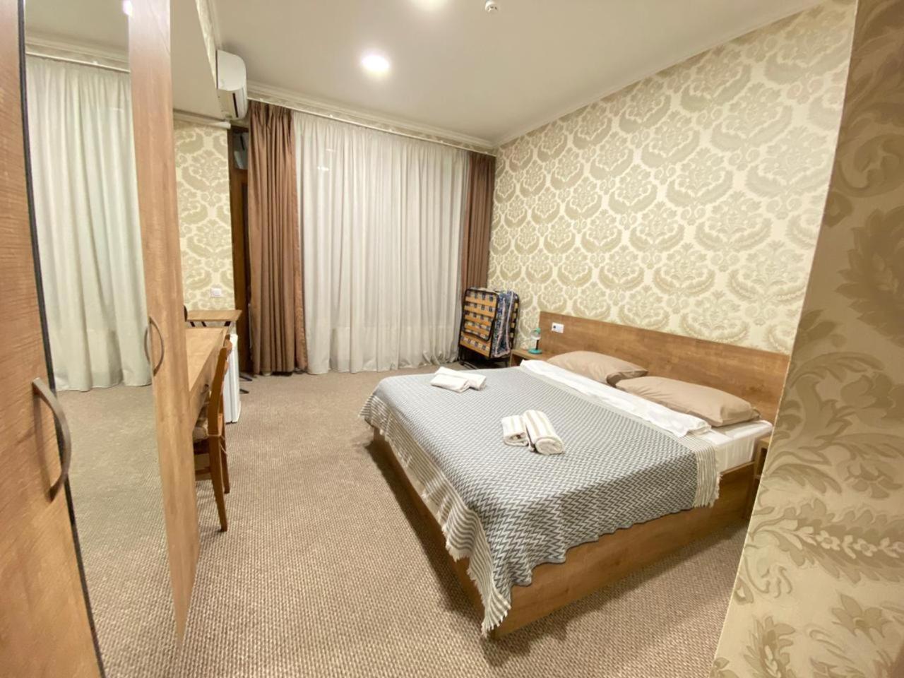5 Rooms Near 300 Aragveli Metro Station Tbilissi Chambre photo