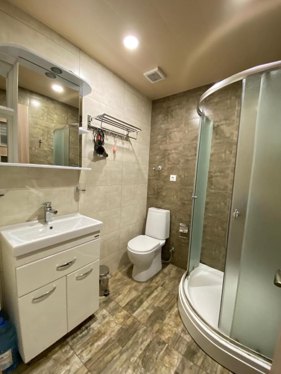 5 Rooms Near 300 Aragveli Metro Station Tbilissi Chambre photo