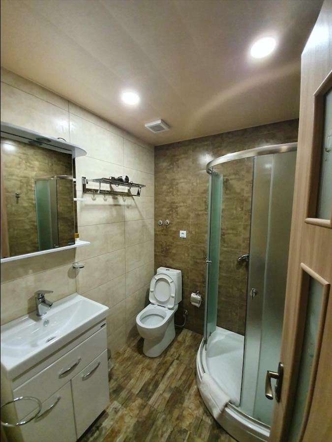 5 Rooms Near 300 Aragveli Metro Station Tbilissi Extérieur photo