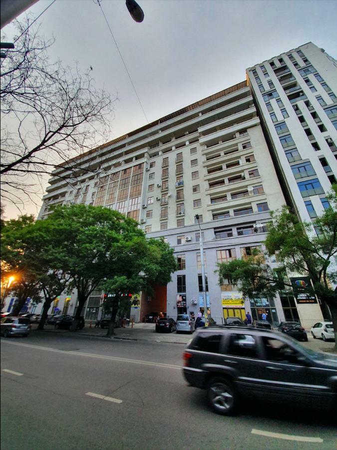 5 Rooms Near 300 Aragveli Metro Station Tbilissi Extérieur photo