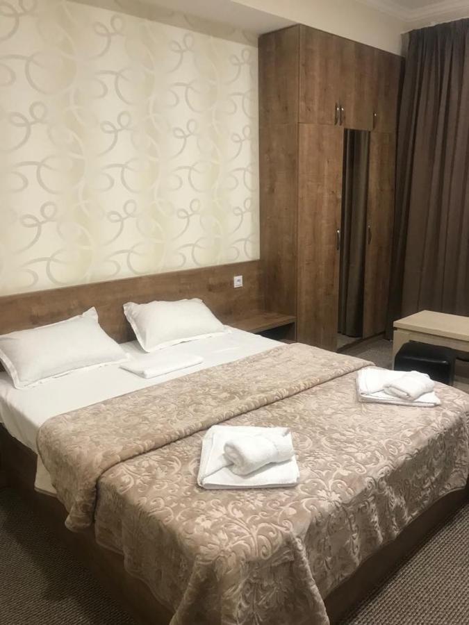 5 Rooms Near 300 Aragveli Metro Station Tbilissi Extérieur photo