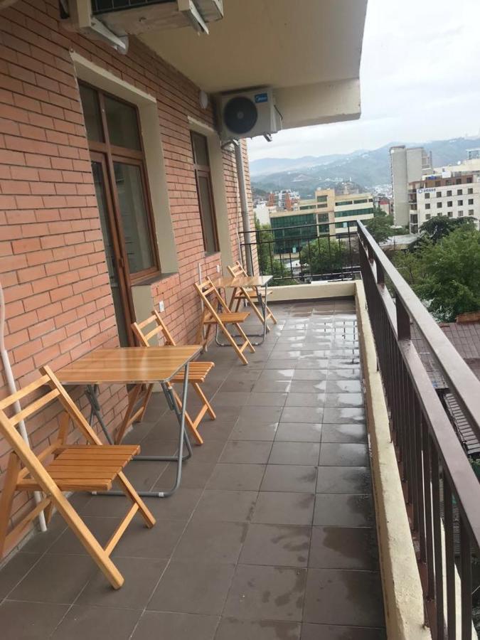 5 Rooms Near 300 Aragveli Metro Station Tbilissi Extérieur photo